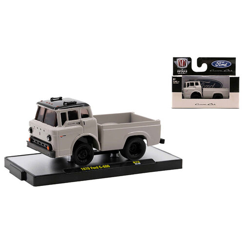 M2 Machines - 1/64 Auto-Trucks Release 72 -1970 Ford C-600 Truck in Mojave Tan Gloss and Gloss Black Top