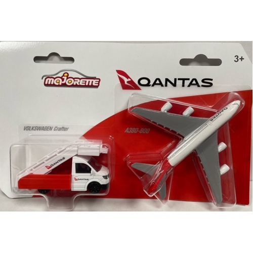 Majorette - Qantas Airbus A380-800 And Volkswagen Crafter Loading Stair