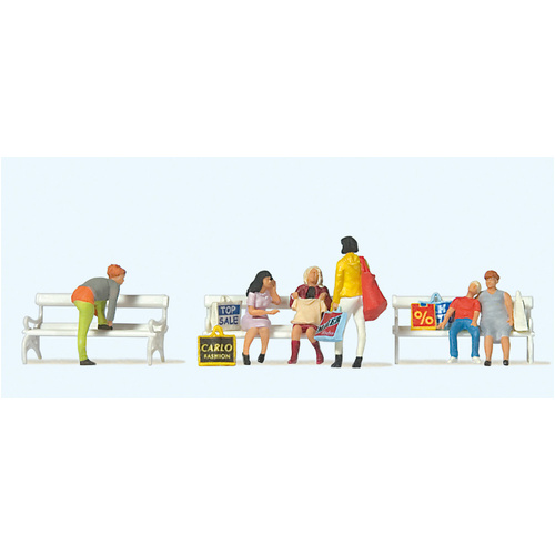 Preiser - Shopping Figs On Park Benches - 10738