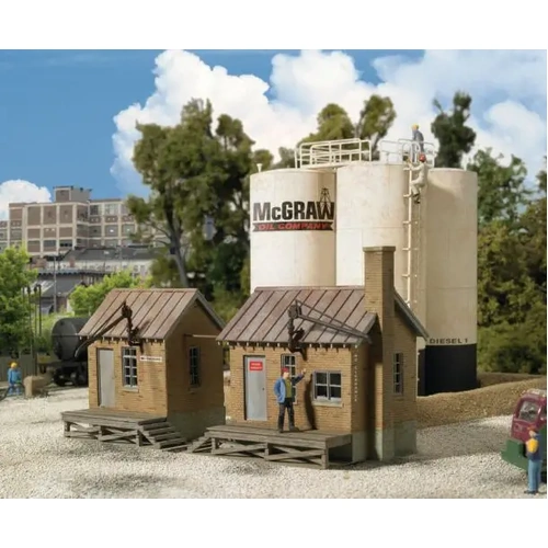 Walthers - HO Cornerstone Kit McGraw Oil Co.