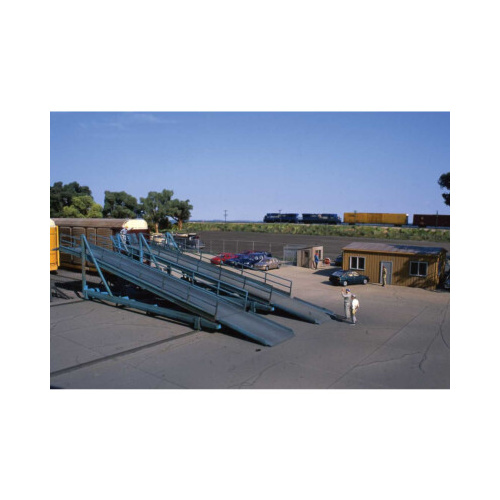 Walthers - HO Automobile Transloading Terminal Kit